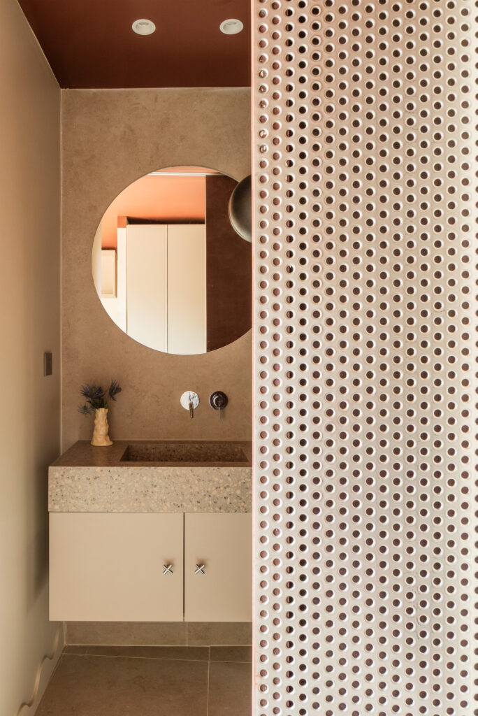 BAÑOS BILBAO TABULA STUDIO PARA REFORMA INTEGRAL